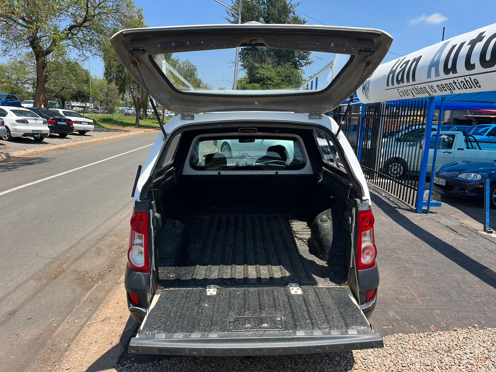 2017 Nissan NP200 1.6i A/C - Image 6