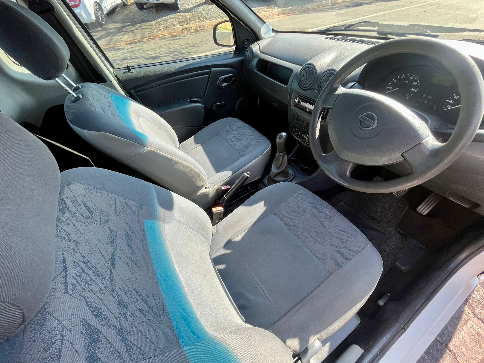 2015 Nissan NP200 1.6i A/C - Image 7