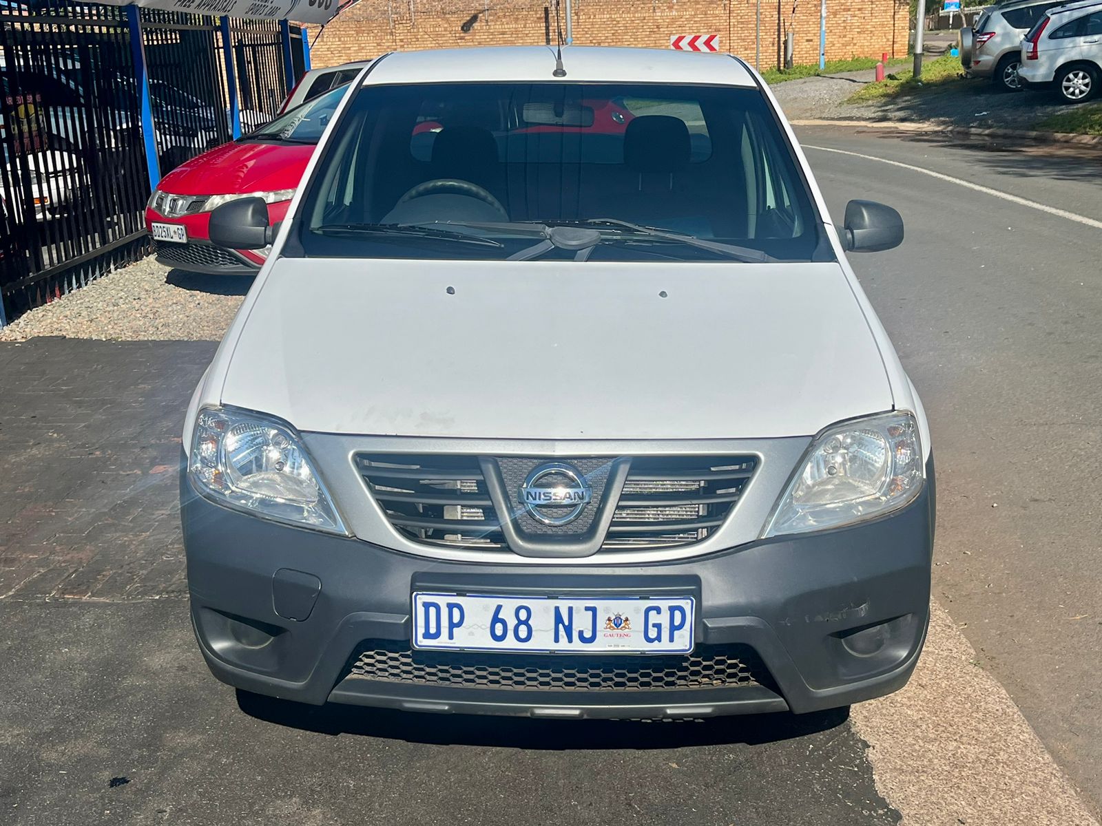 2015 Nissan NP200 1.6i A/C - Image 5