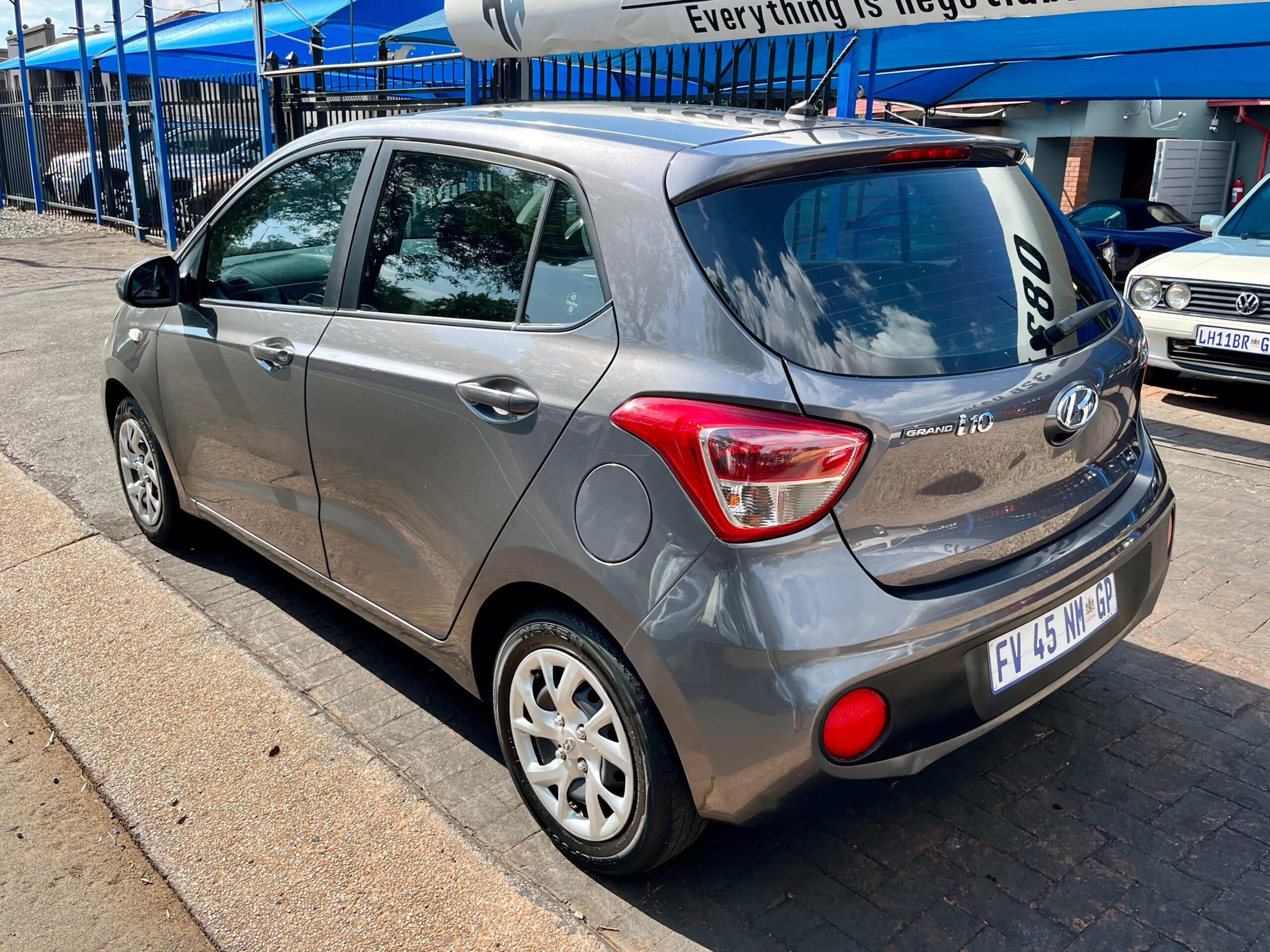 2017 Hyundai Grand i10 1.25 Fluid - Image 2
