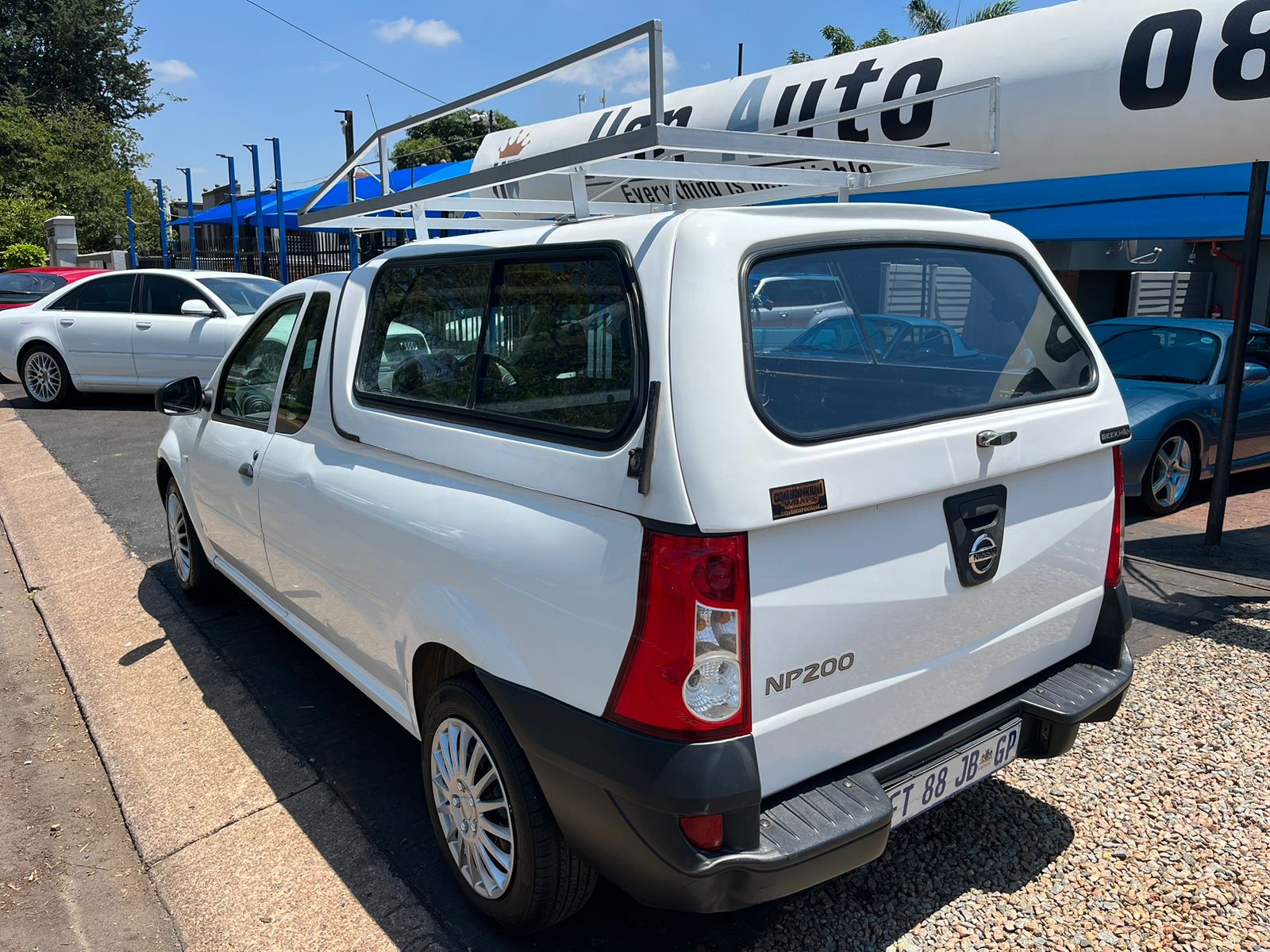 2017 Nissan NP200 1.6i A/C - Image 2