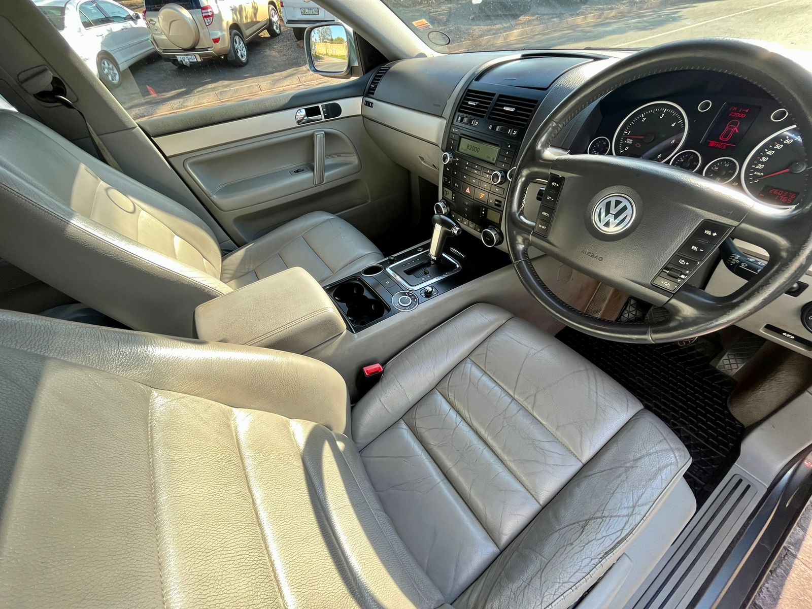 2006 Volkswagen Touareg 3.0 V6 TDI - Image 8